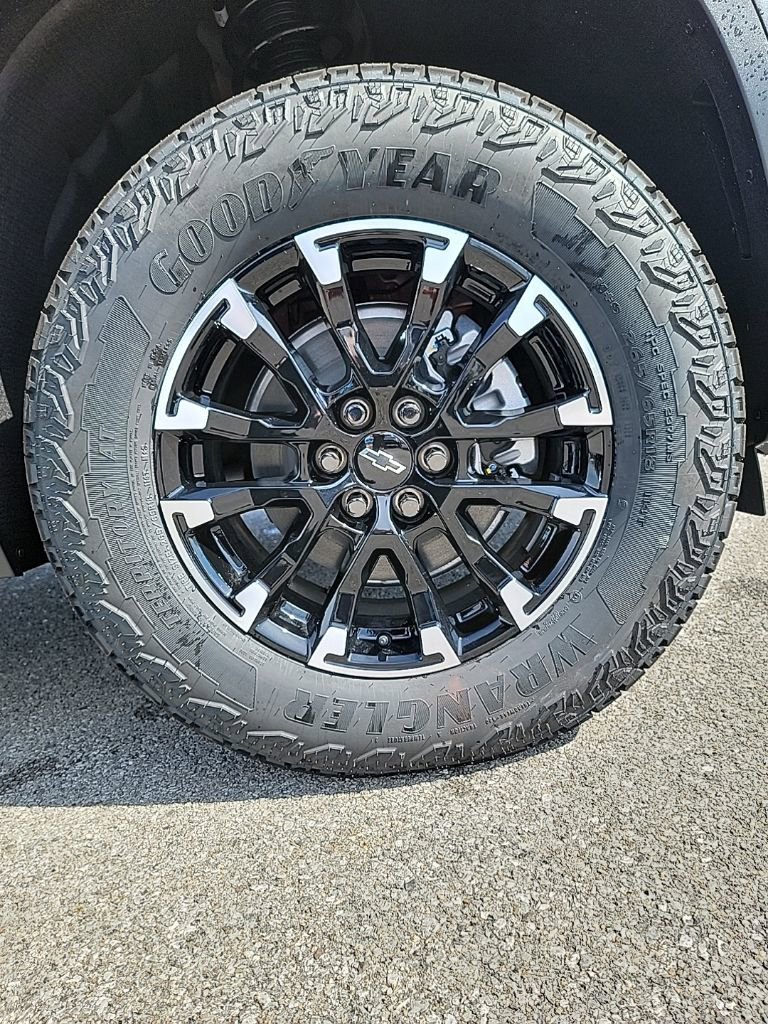 New 2026 Chevrolet Traverse Z71 w/ LPO, Floor Liner Package AWD/4WD image 6