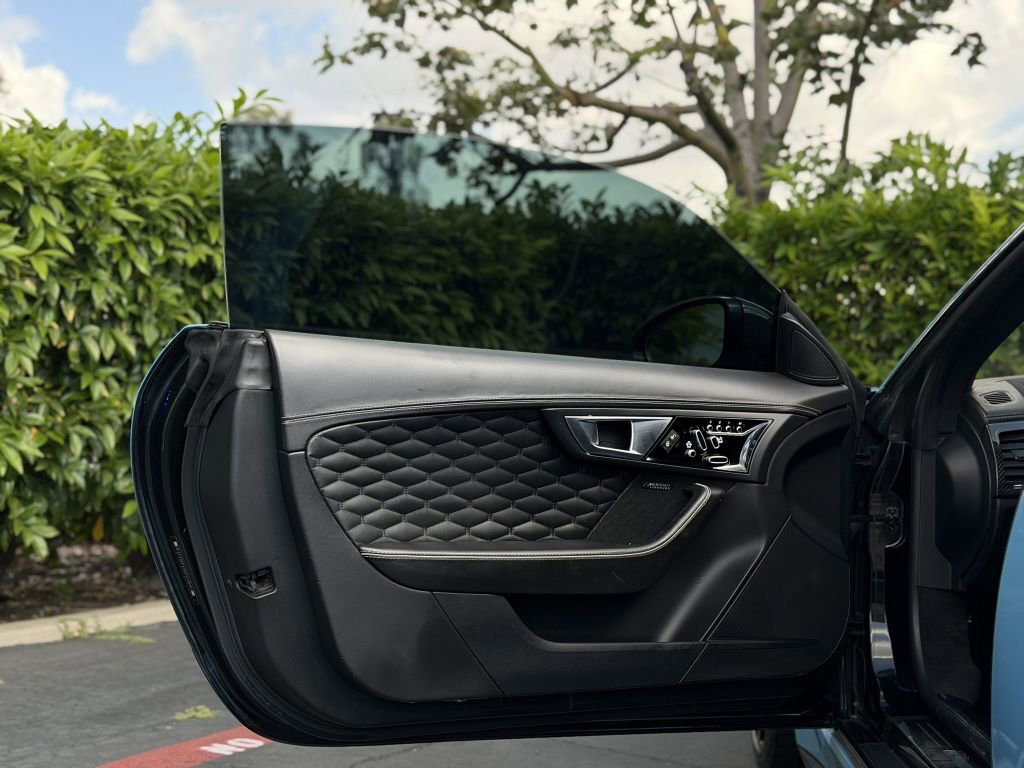 Used 2017 Jaguar F-TYPE SVR image 19