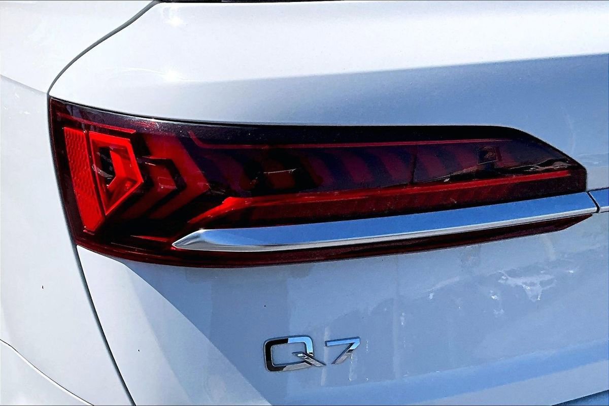 Used 2020 Audi Q7 3.0T Premium Plus image 23