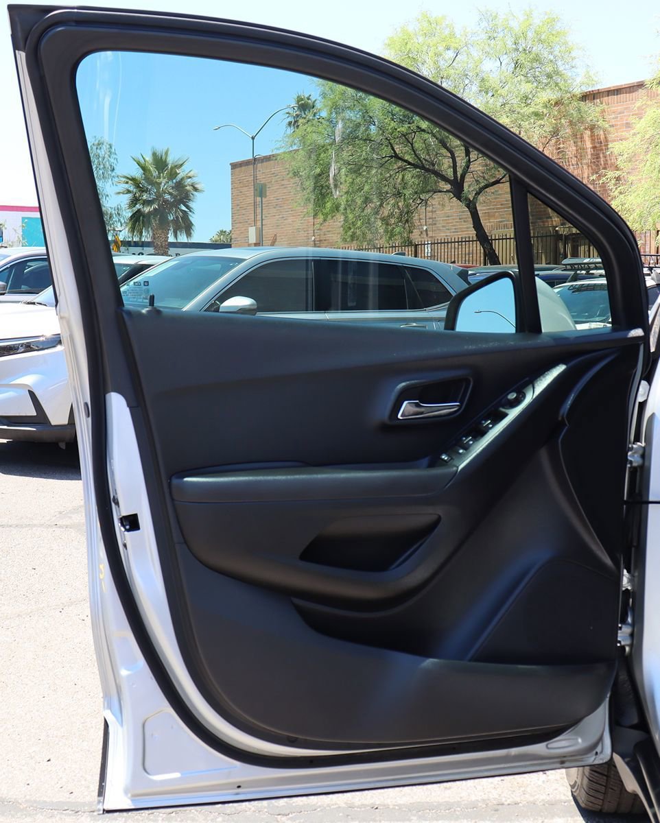 Used 2020 Chevrolet Trax LS w/ Tint and Cruise Package FWD image 36
