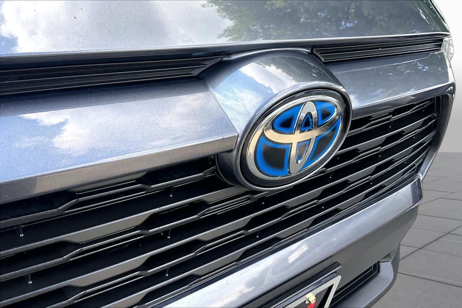 Used 2019 Toyota RAV4 XLE w/ Convenience Package AWD/4WD image 29