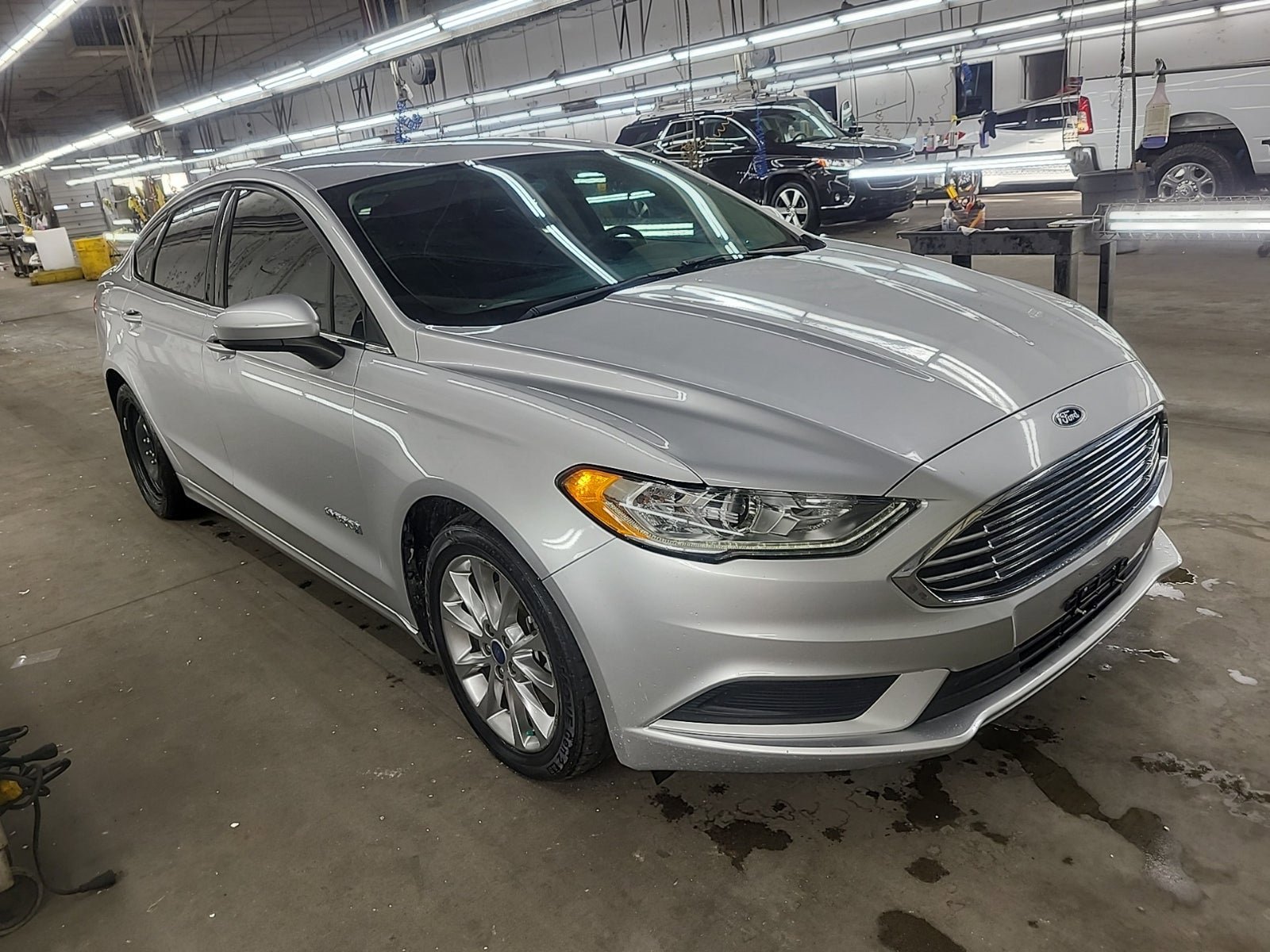 Used 2017 Ford Fusion SE image 4