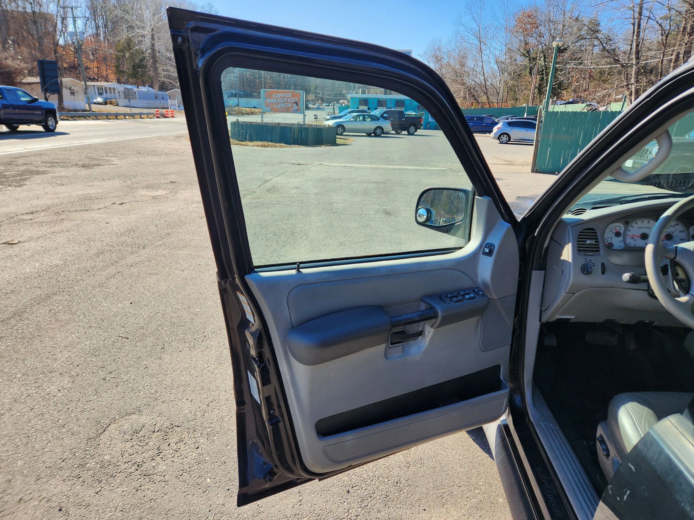 Used 2003 Ford Explorer Sport Trac XLS image 21