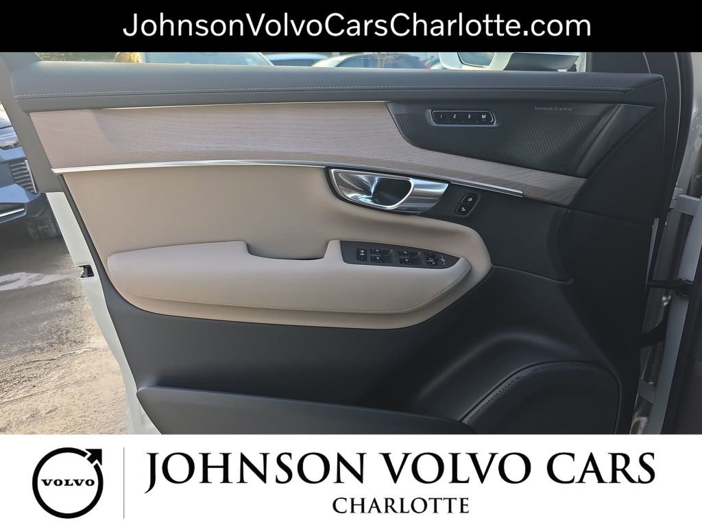 New 2026 Volvo XC90 B6 Plus w/ Protection Package Premier image 30