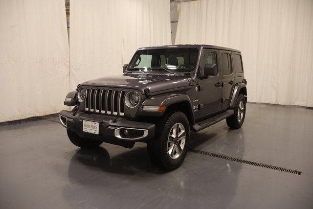 Used 2019 Jeep Wrangler Unlimited Sahara w/ Uconnect 4C Nav & Sound Group image 4