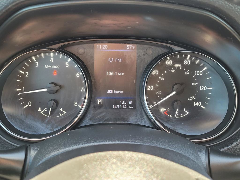 Used 2018 Nissan Rogue SV w/ Sun & Sound Touring Package image 34