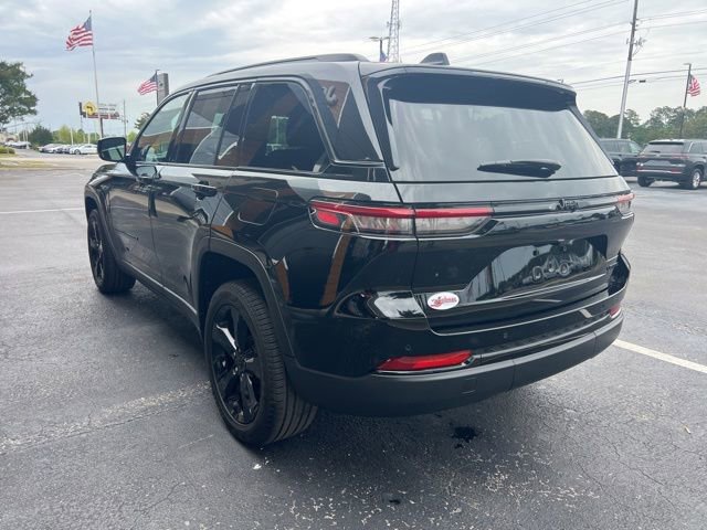 Used 2024 Jeep Grand Cherokee Limited w/ Black Appearance Package RWD image 22