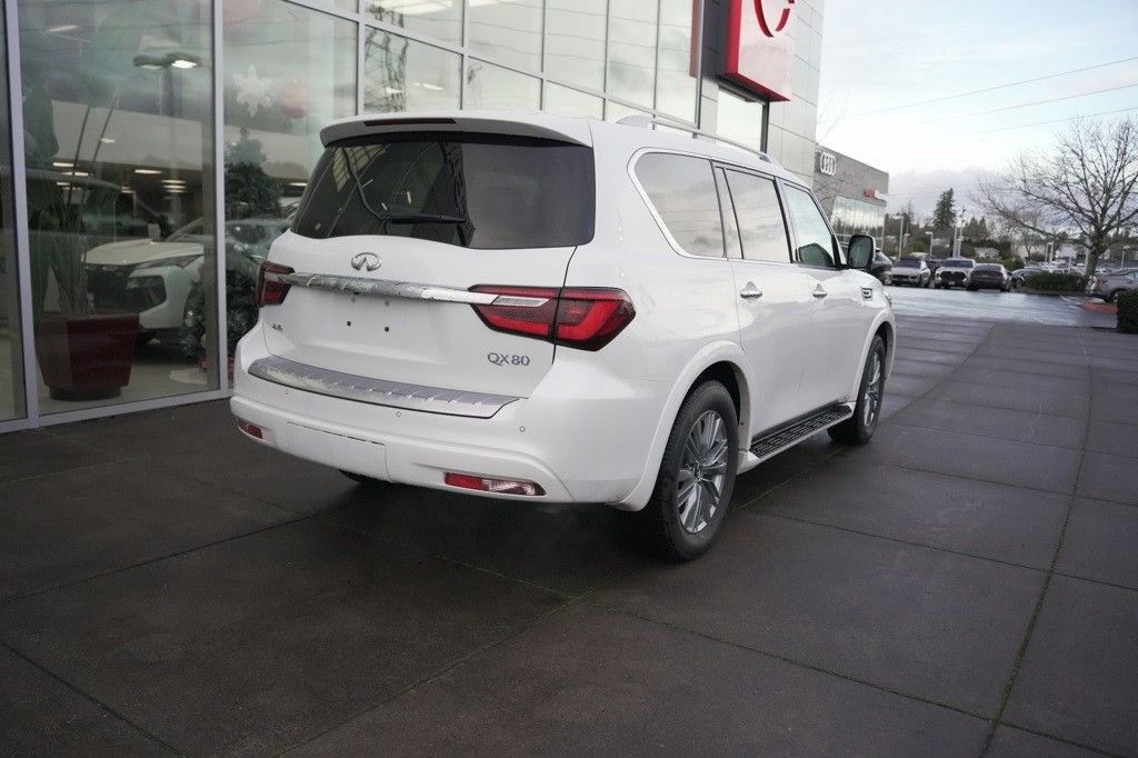 Used 2024 INFINITI QX80 Luxe image 3
