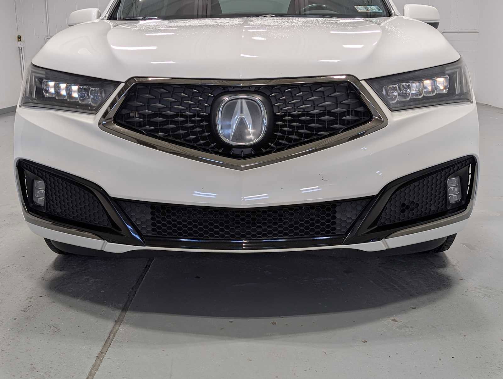 Used 2019 Acura MDX A-Spec image 2