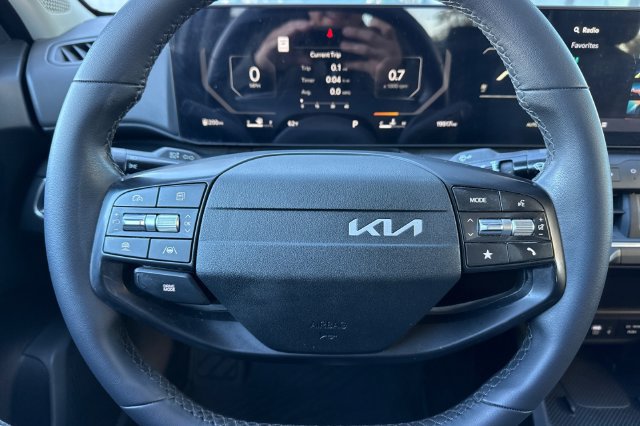 Certified 2025 Kia K4 EX FWD image 28