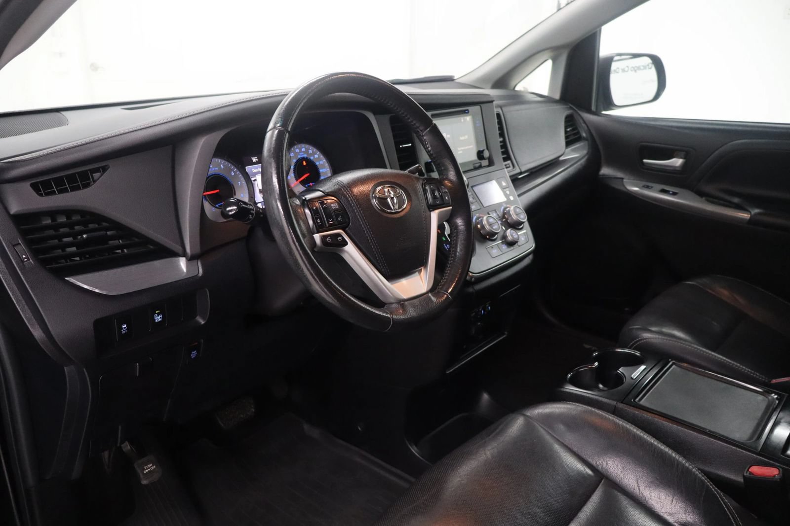 Used 2017 Toyota Sienna SE Premium FWD image 33