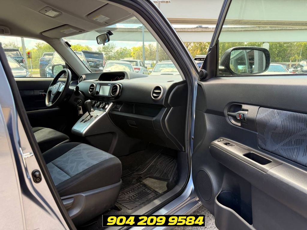 Used 2012 Scion xB FWD image 32