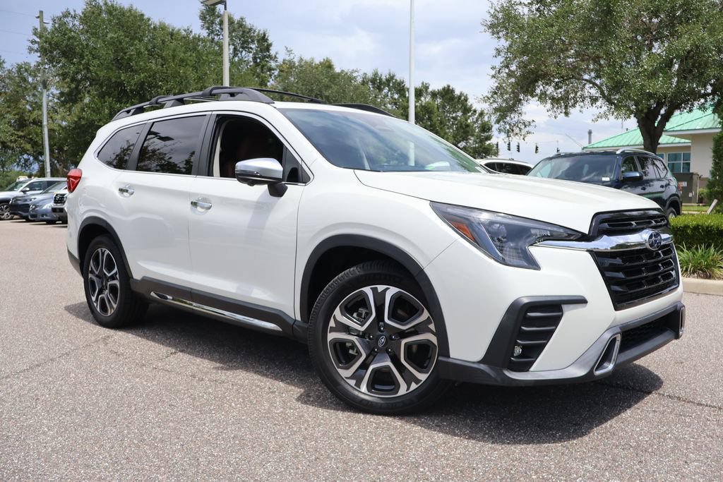 Used 2023 Subaru Ascent Touring AWD/4WD image 1