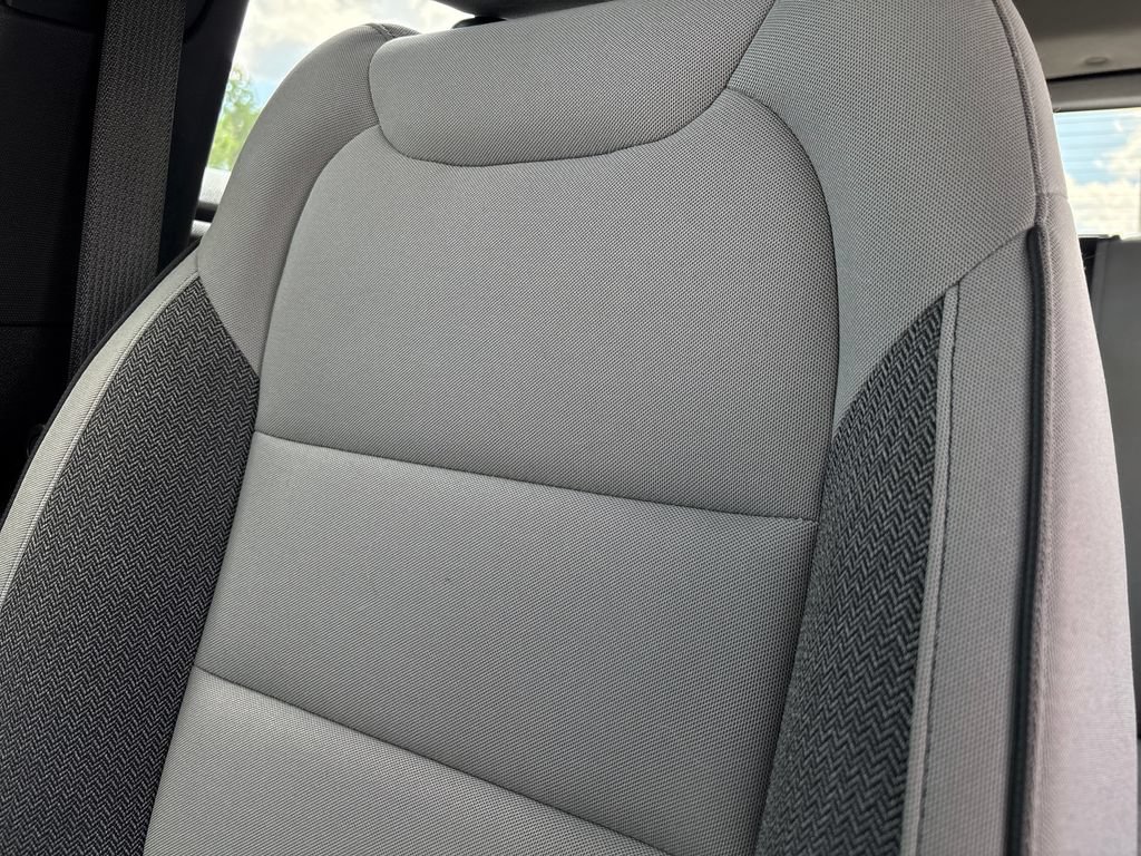 Used 2021 Chevrolet TrailBlazer LS w/ LPO, Blackout Package FWD image 6