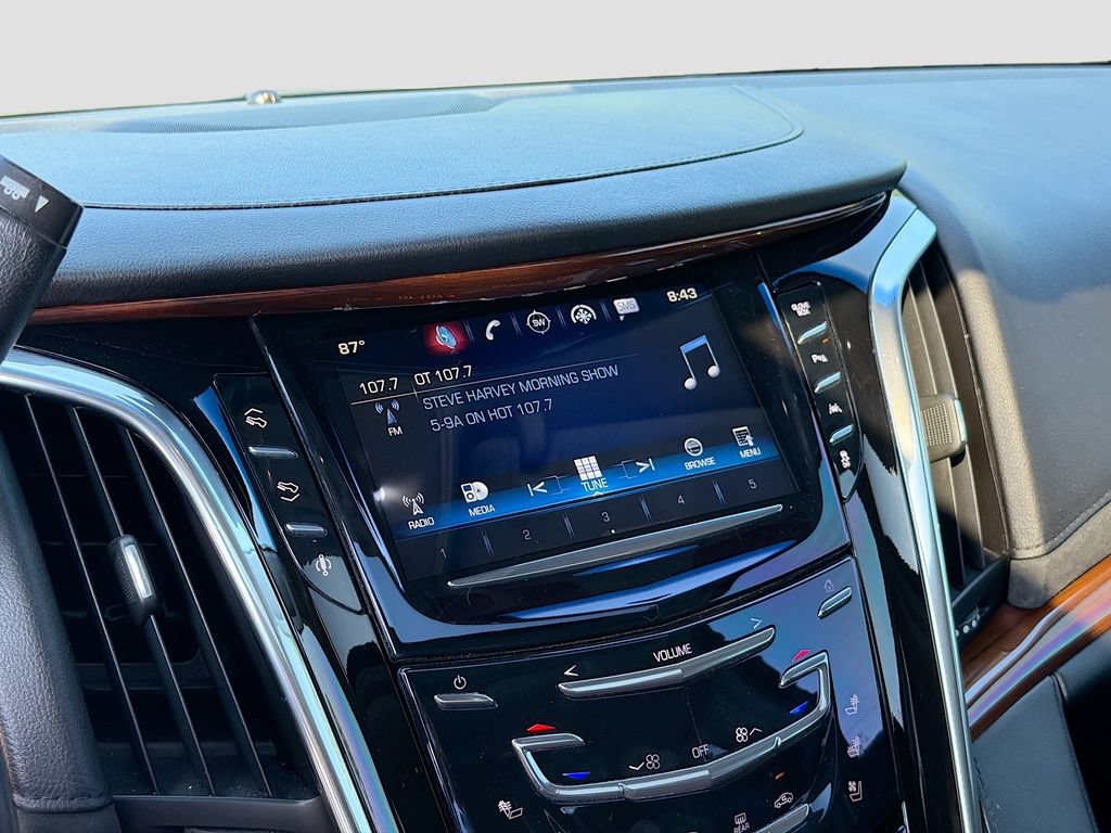 Used 2016 Cadillac Escalade Luxury AWD/4WD image 14