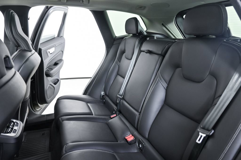 Certified 2023 Volvo XC60 B5 Ultimate w/ Protection Package Premier FWD image 23