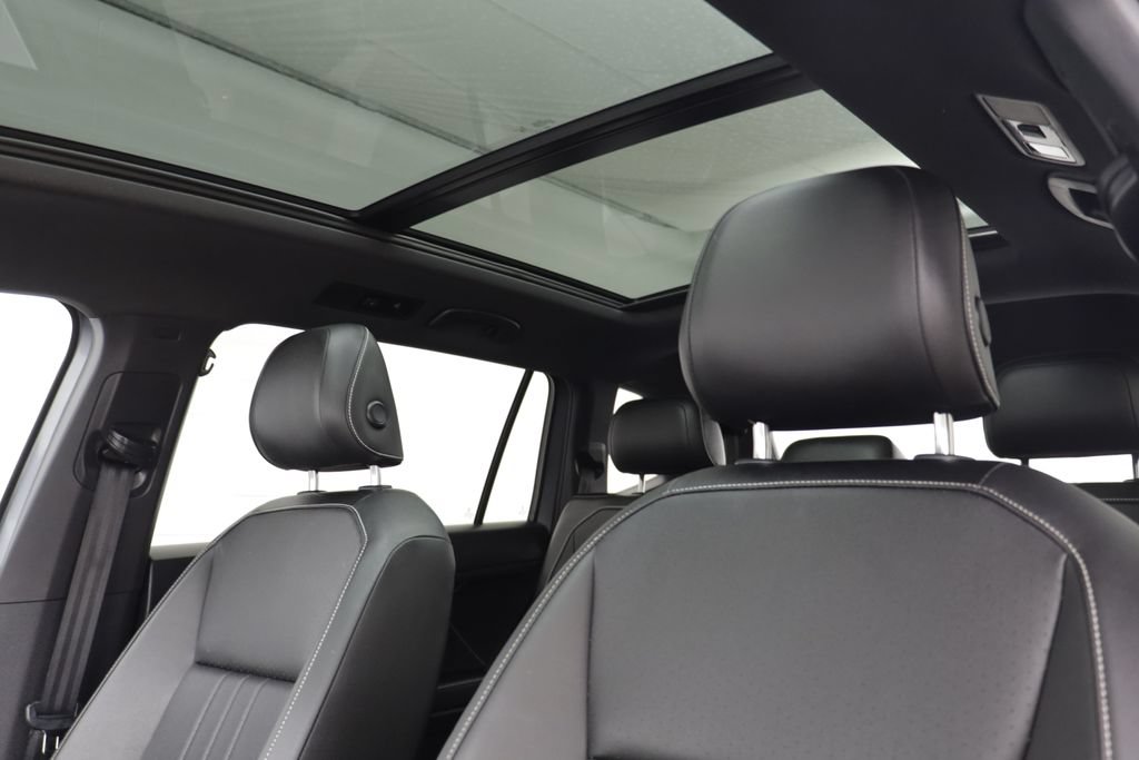 Certified 2023 Volkswagen Tiguan SE R-Line FWD image 12