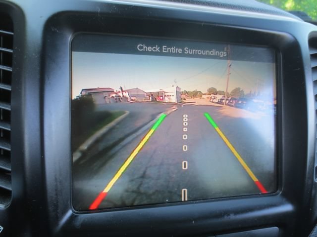 Used 2016 Jeep Cherokee Latitude w/ Safety/Convenience Group AWD/4WD image 12
