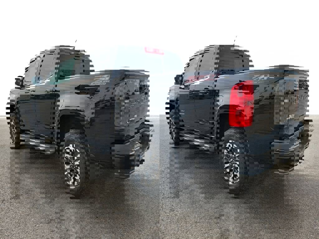 Used 2021 Chevrolet Colorado Z71 AWD/4WD image 3