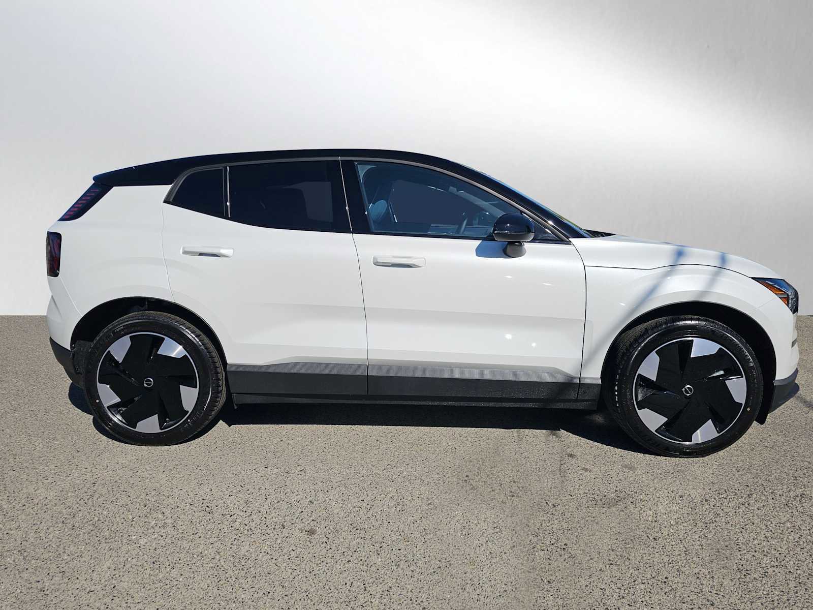 New 2026 Volvo EX30 Plus w/ Climate Package image 2