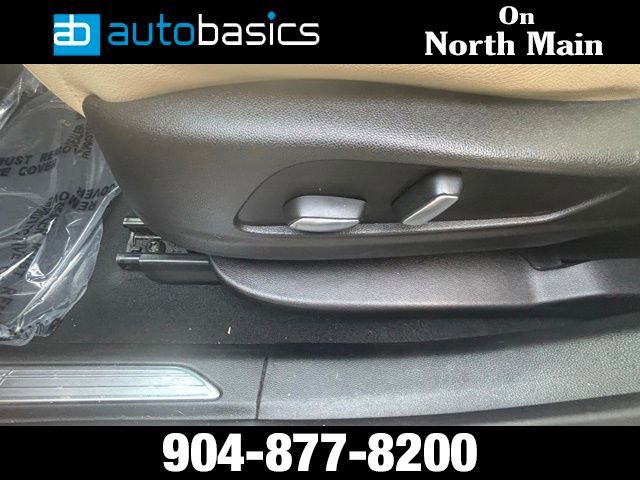 Used 2017 Cadillac XT5 FWD image 24