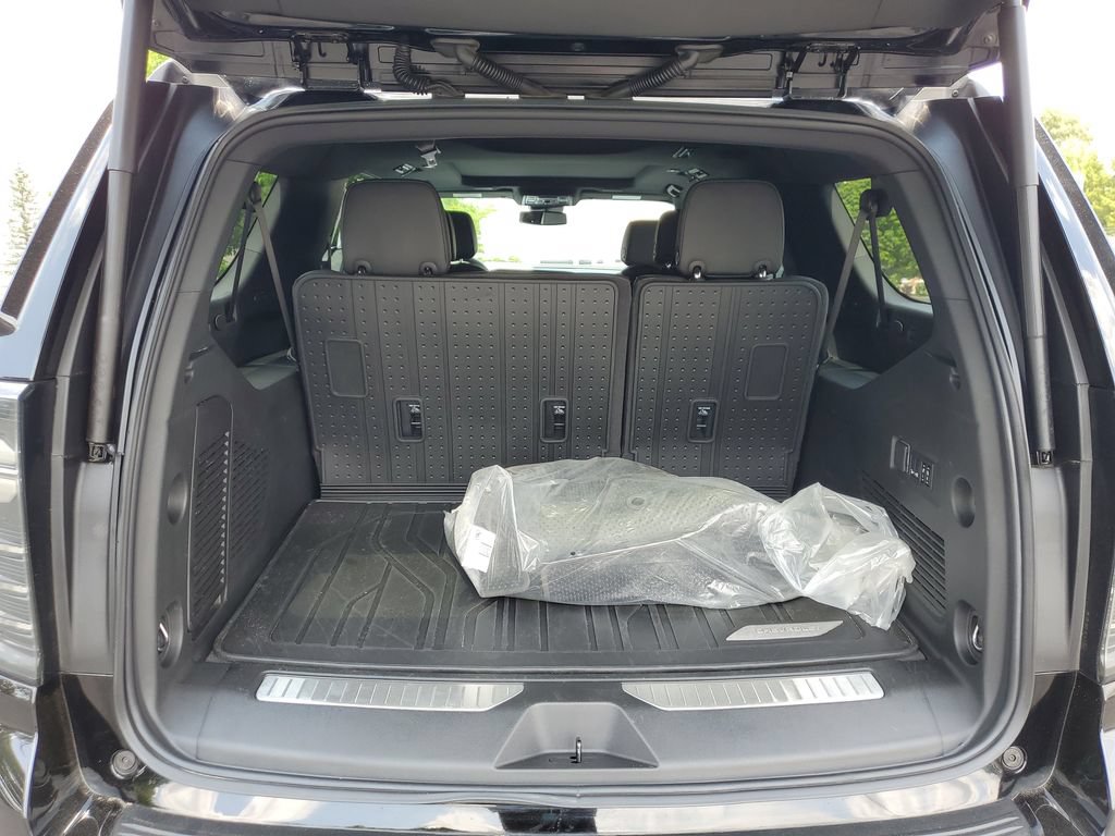 Certified 2025 Chevrolet Suburban RST w/ RST Capability Package AWD/4WD image 34