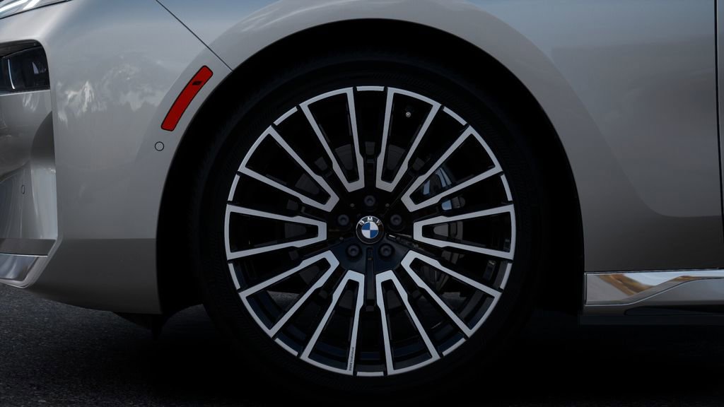 Used 2025 BMW i7 eDrive50 image 34