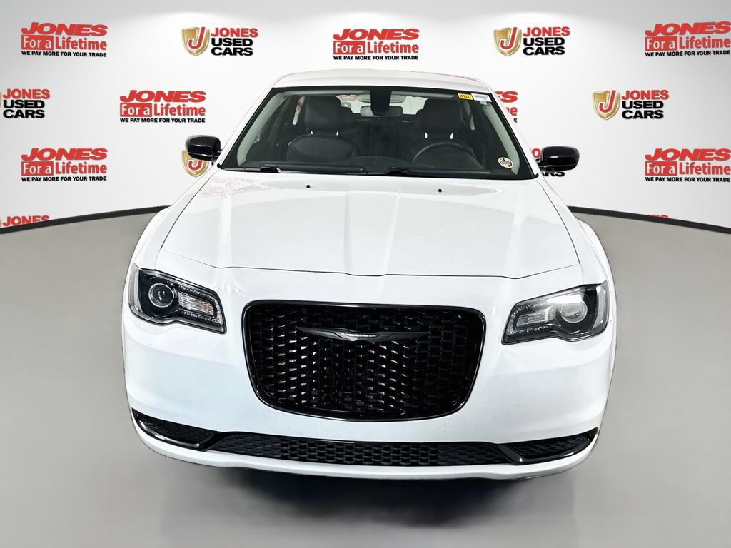 Used 2023 Chrysler 300 Touring w/ Sport Appearance Package RWD image 11