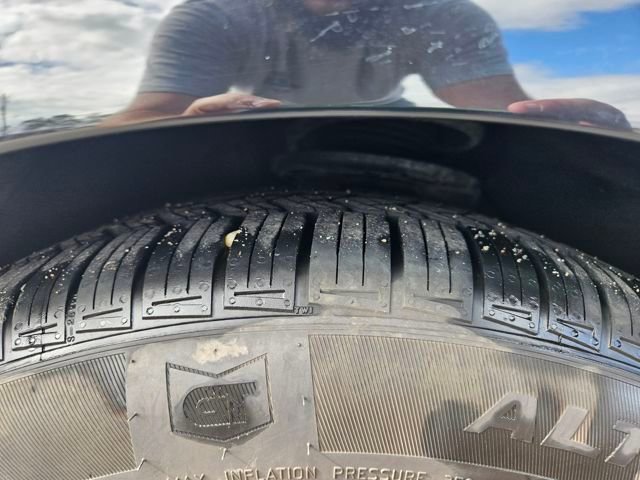 Used 2021 Chevrolet Camaro LT image 27