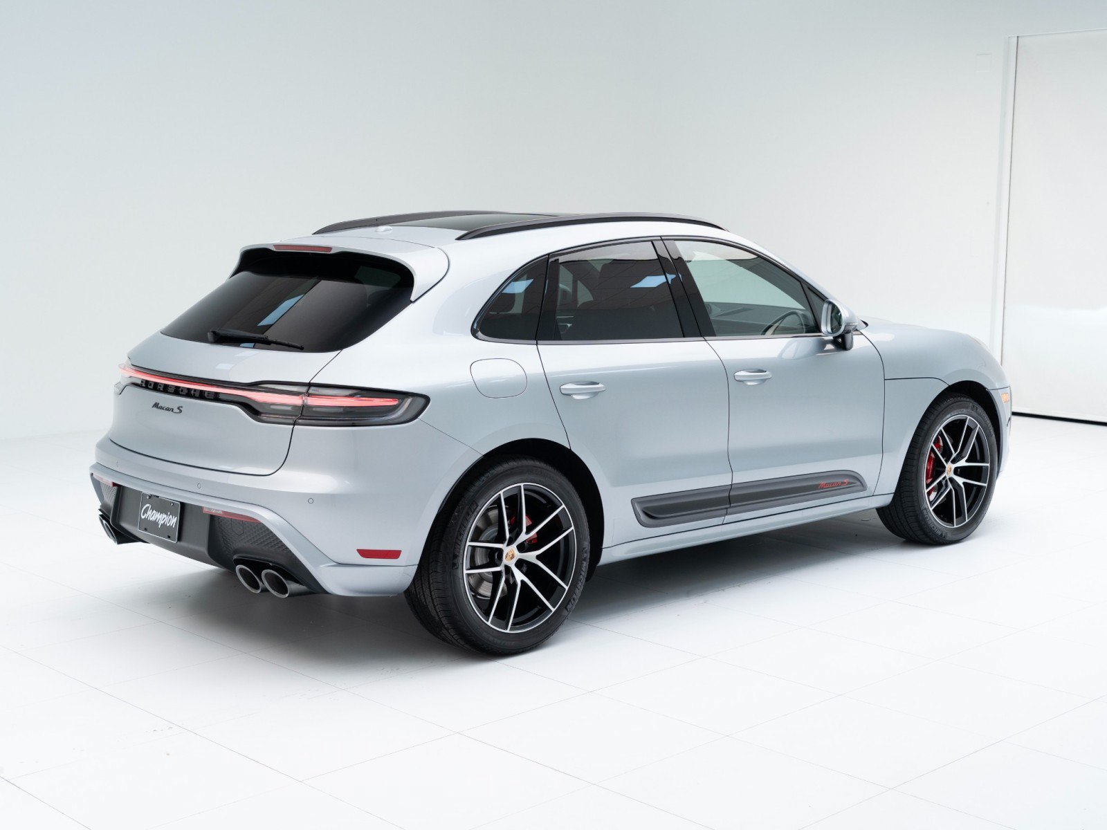 New 2026 Porsche Macan S AWD/4WD image 9