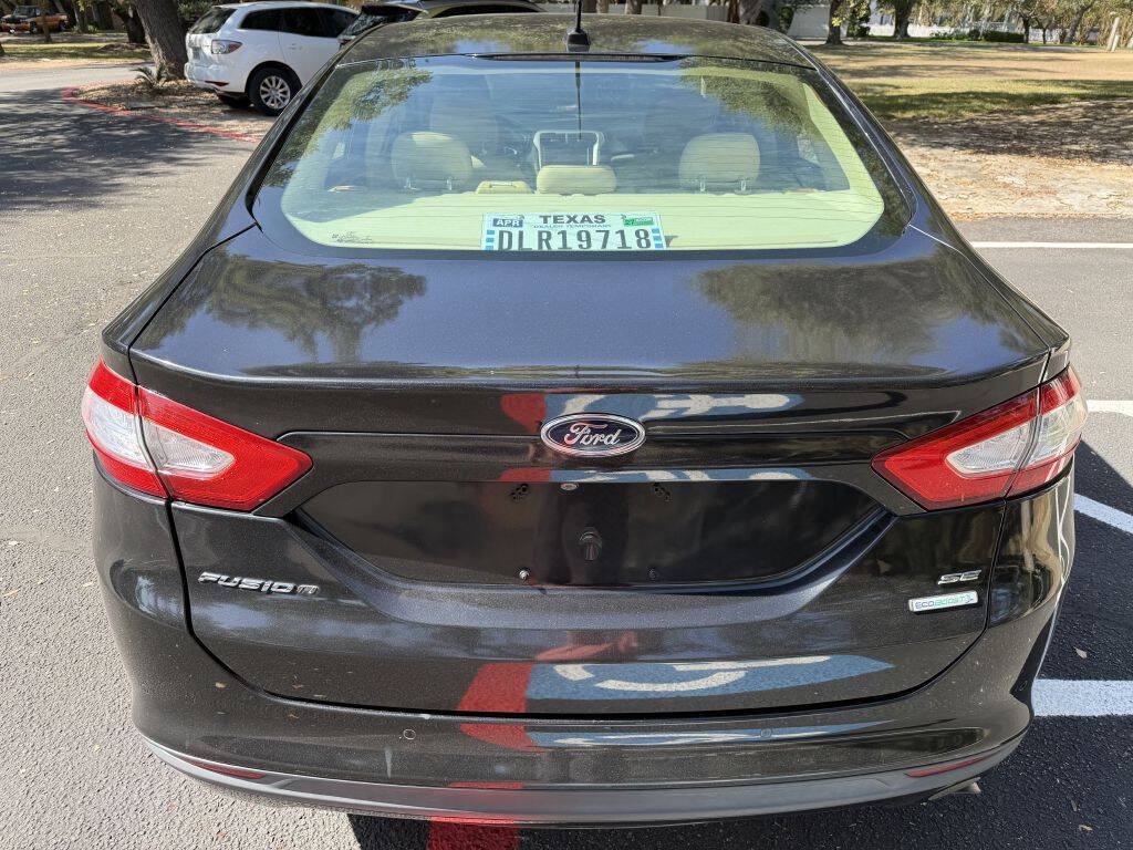 Used 2013 Ford Fusion SE FWD image 4