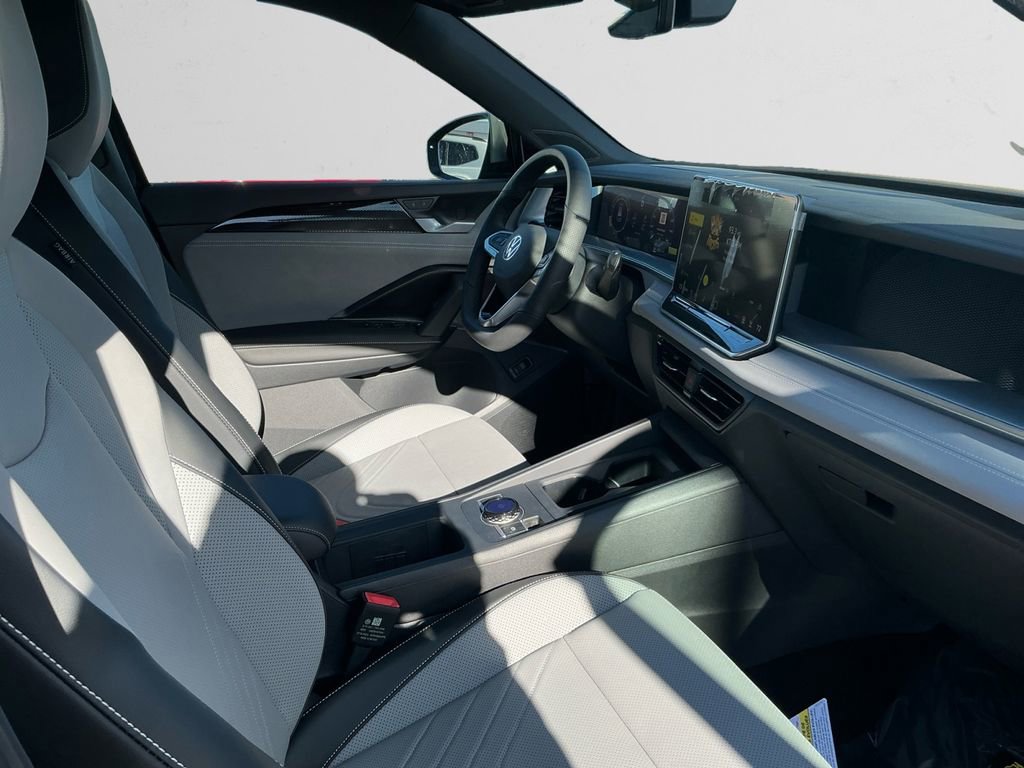 New 2026 Volkswagen Tiguan SE R-Line AWD/4WD image 15