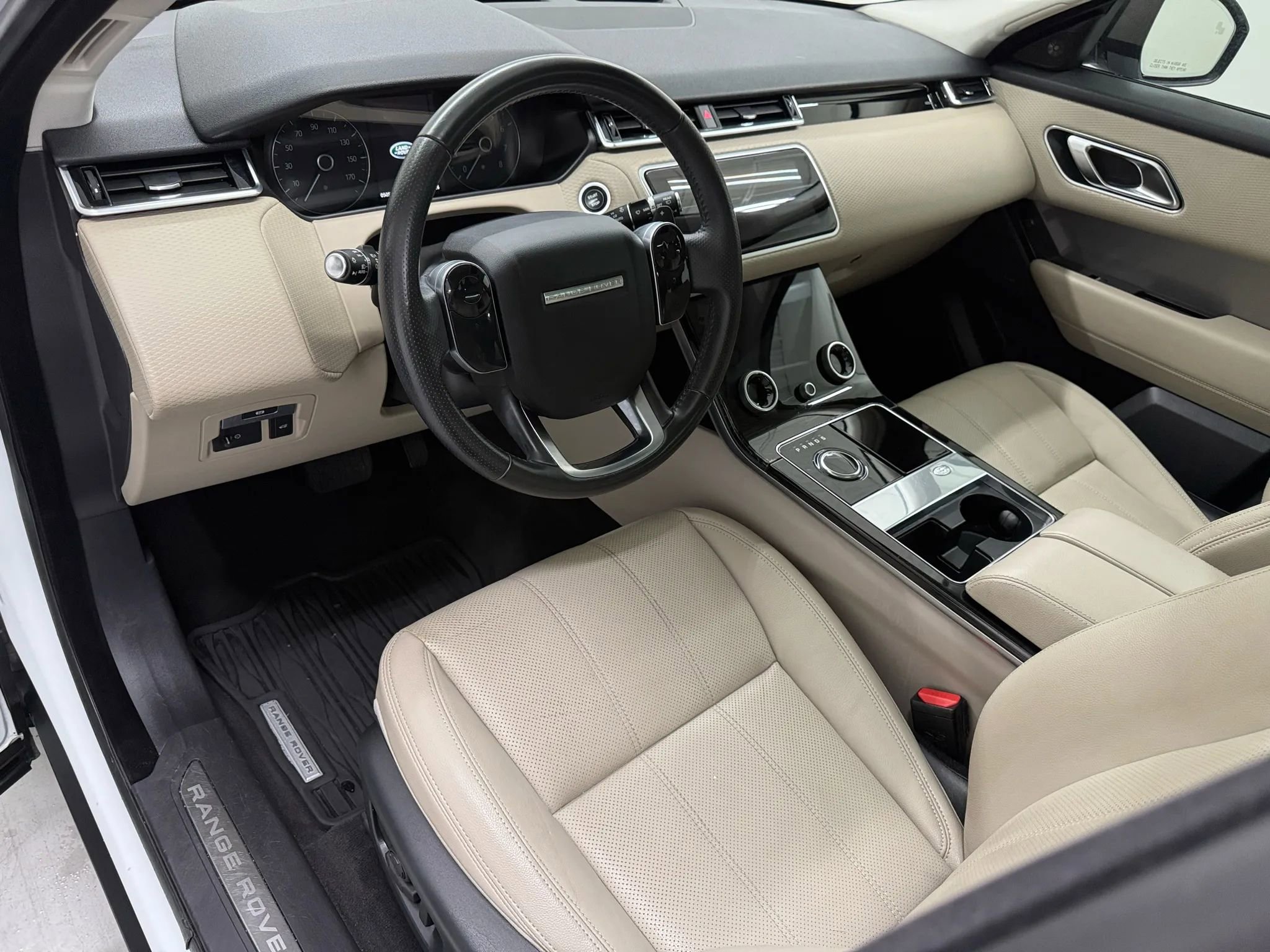Used 2020 Land Rover Range Rover Velar S image 10