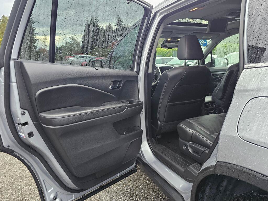 Certified 2017 Honda Pilot Elite image 17