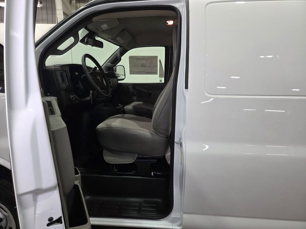 New 2025 Chevrolet Express 3500 Extended w/ Driver Convenience Package image 18
