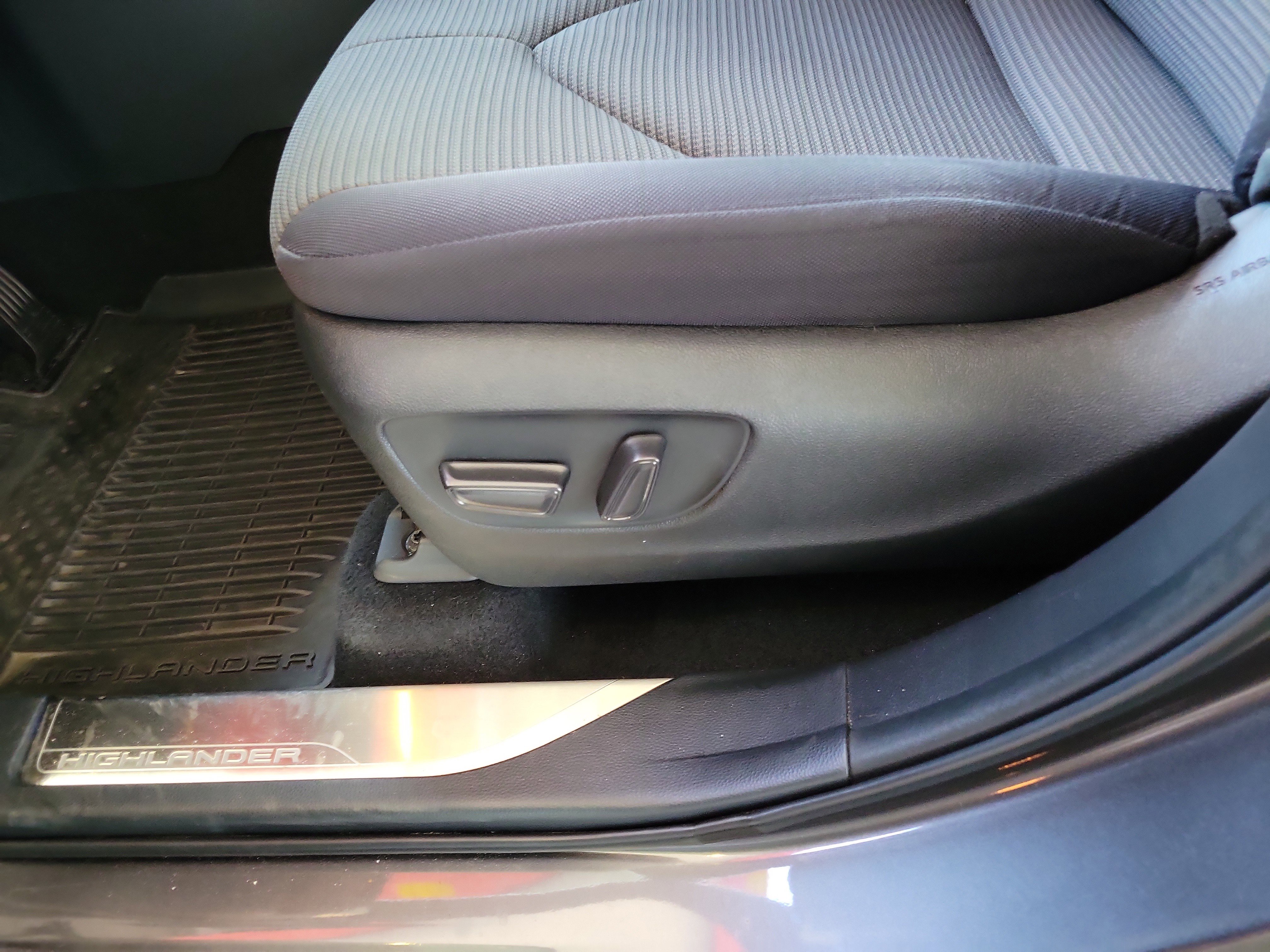Used 2022 Toyota Highlander LE image 14