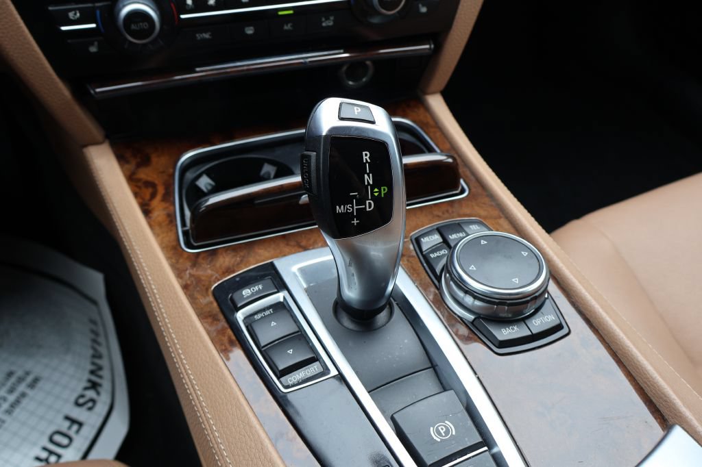 Used 2015 BMW 740i RWD image 15