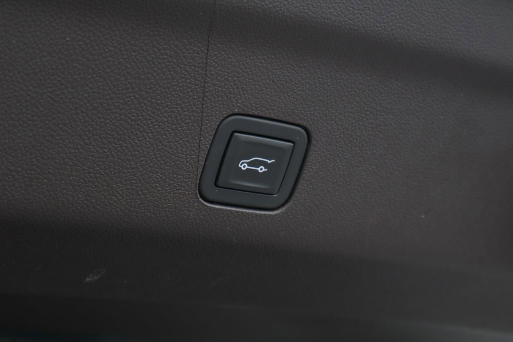 Certified 2024 GMC Yukon XL SLT w/ SLT Premium Package image 30