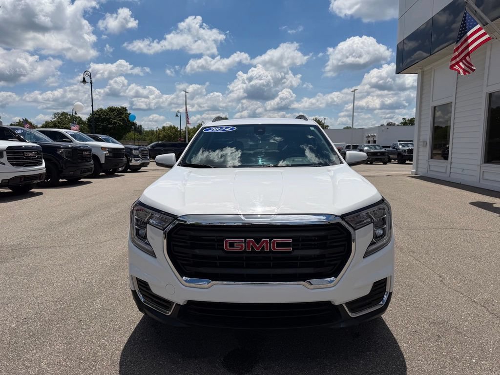 Certified 2024 GMC Terrain SLE w/ Driver Convenience Package FWD image 2