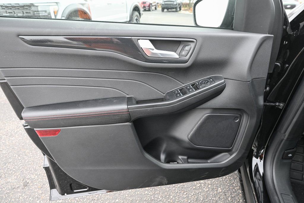 New 2026 Ford Escape ST-Line w/ Tech Pack #1 image 17