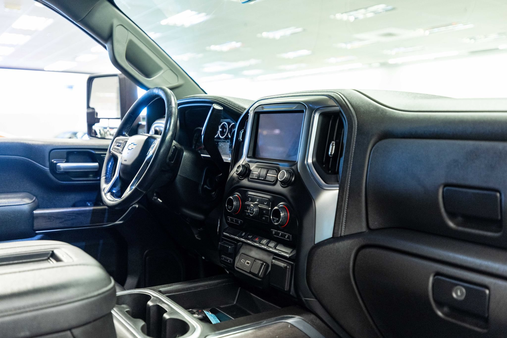 Used 2021 Chevrolet Silverado 2500 LTZ w/ LTZ Convenience Package AWD/4WD image 17