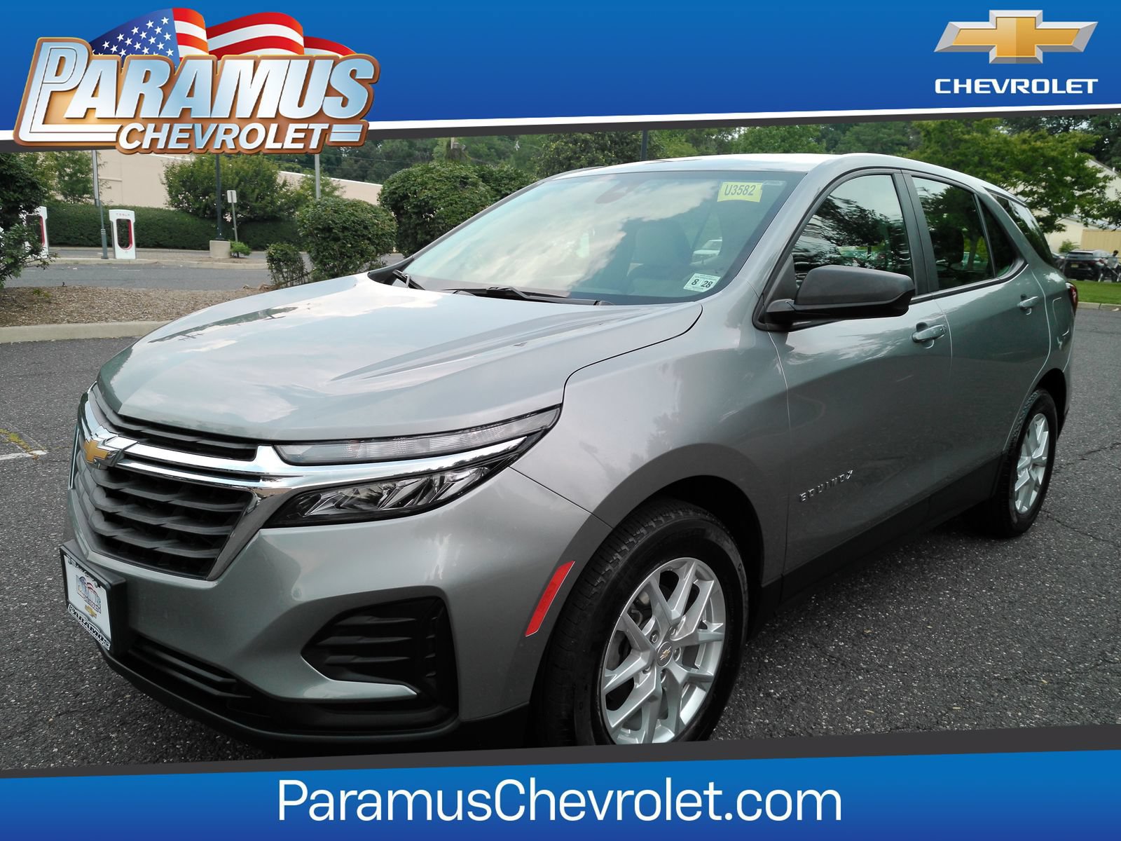 Used 2023 Chevrolet Equinox LS FWD image 1