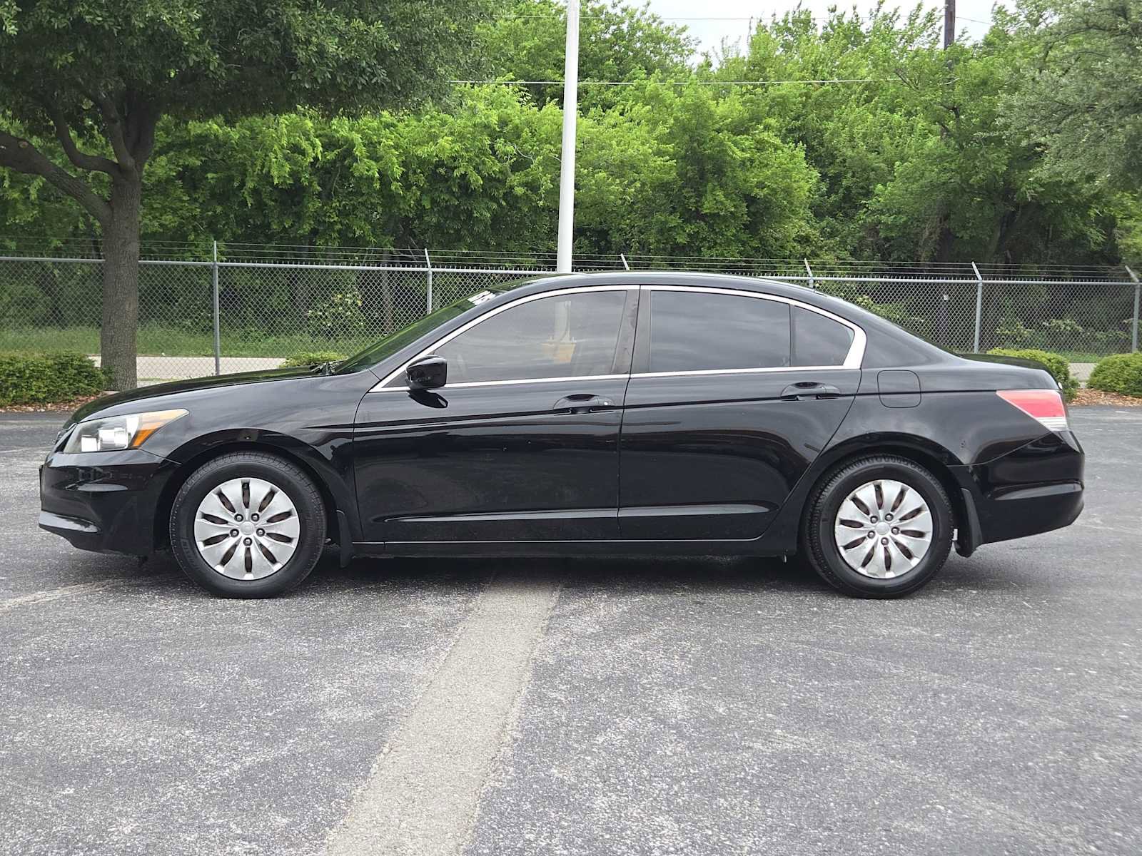 Used 2012 Honda Accord LX image 4