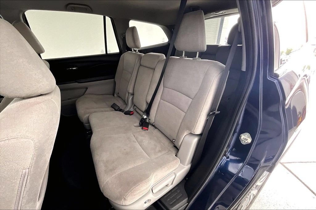 Used 2021 Honda Pilot EX image 27