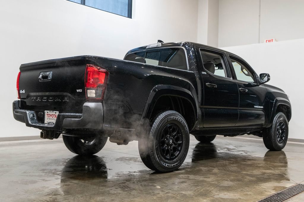 Used 2020 Toyota Tacoma SR5 w/ Technology Package AWD/4WD image 9
