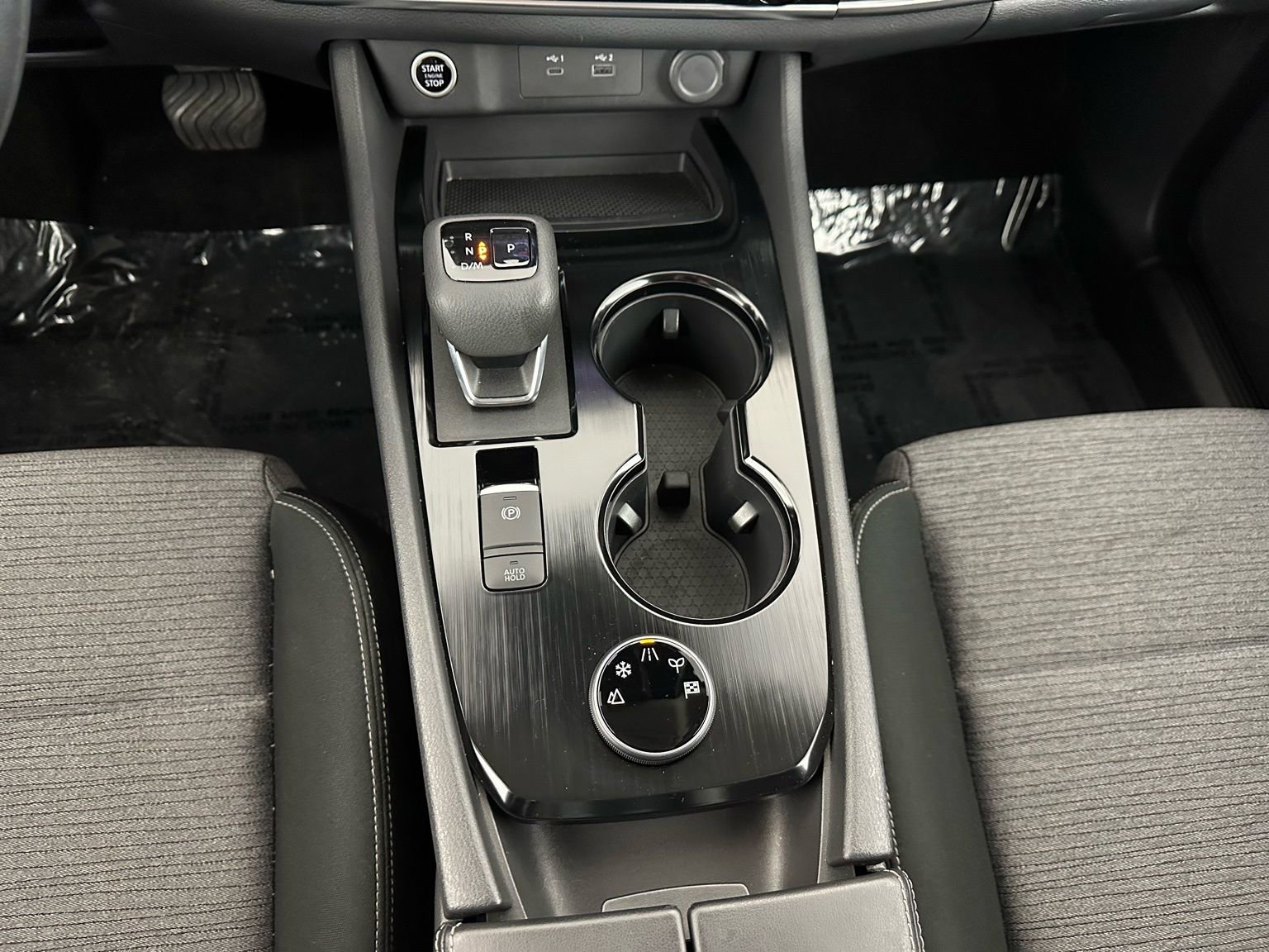 Used 2023 Nissan Rogue SV image 16