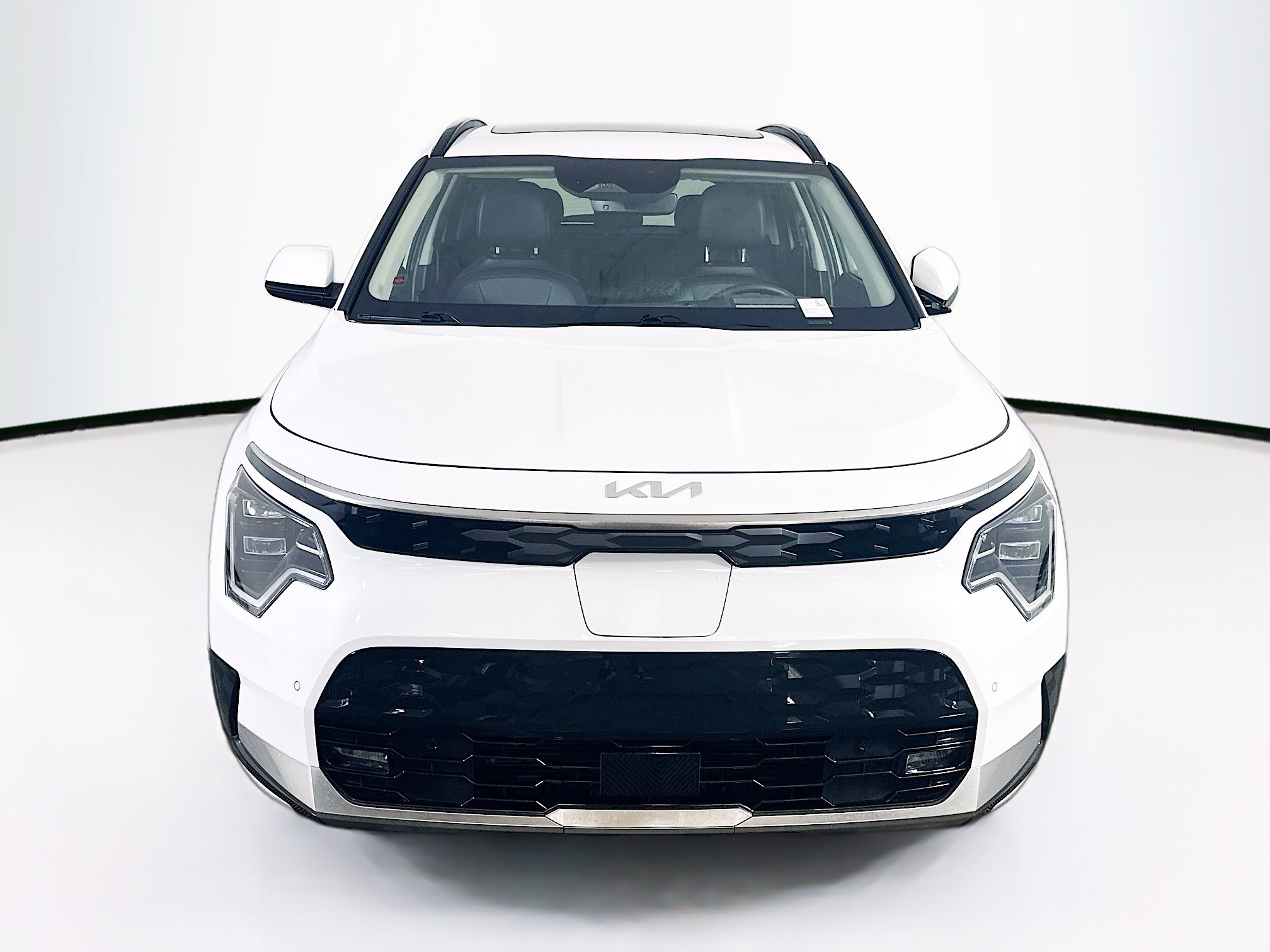 Used 2024 Kia Niro Wave w/ Wave Preserve Package image 2