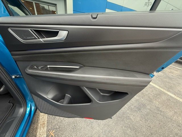 Used 2024 Volkswagen Atlas Cross Sport SEL Premium R-Line image 17