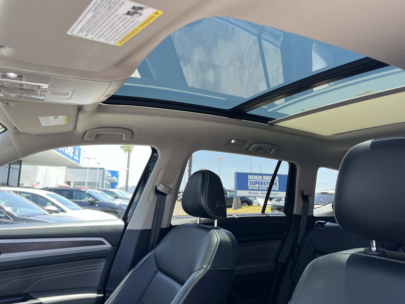 Certified 2023 Volkswagen Atlas SE w/ Panoramic Sunroof Package FWD image 19