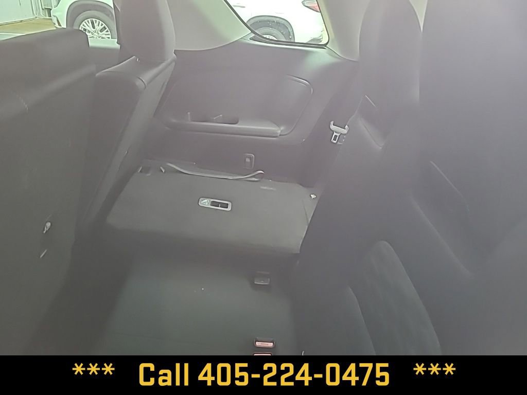 Used 2025 Nissan Pathfinder SV image 19